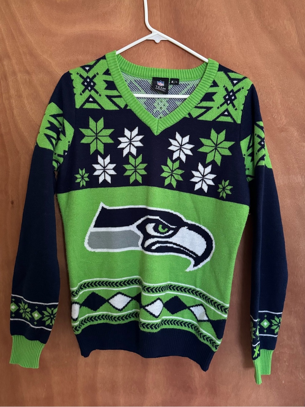 Seattle Seahawks NFL Team Apparel Ugly Xmas Sweater Women’s XL Holiday Knit